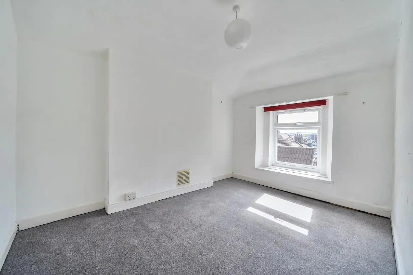 Flat Ninetree Hill in Bristol