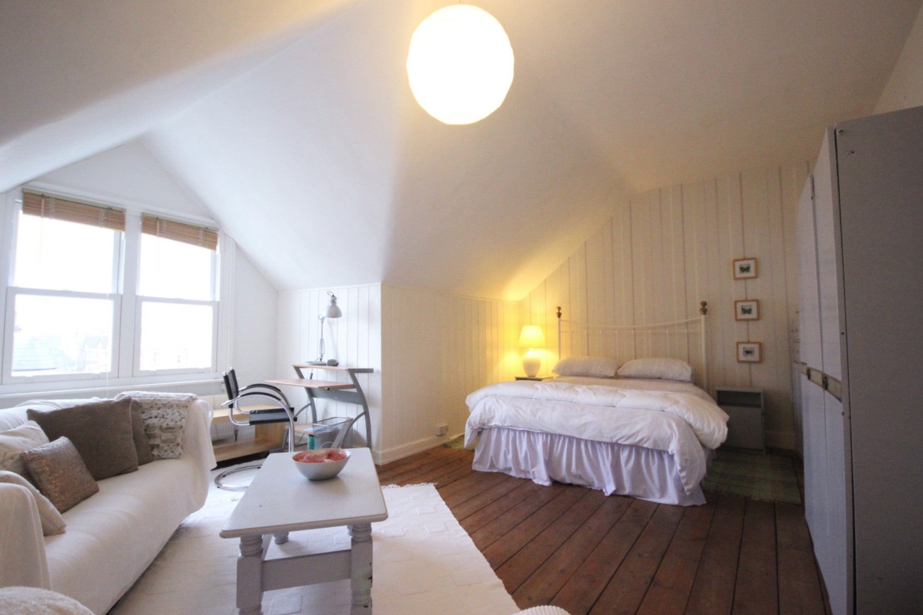 Flat Buxton Gardens in Greater London