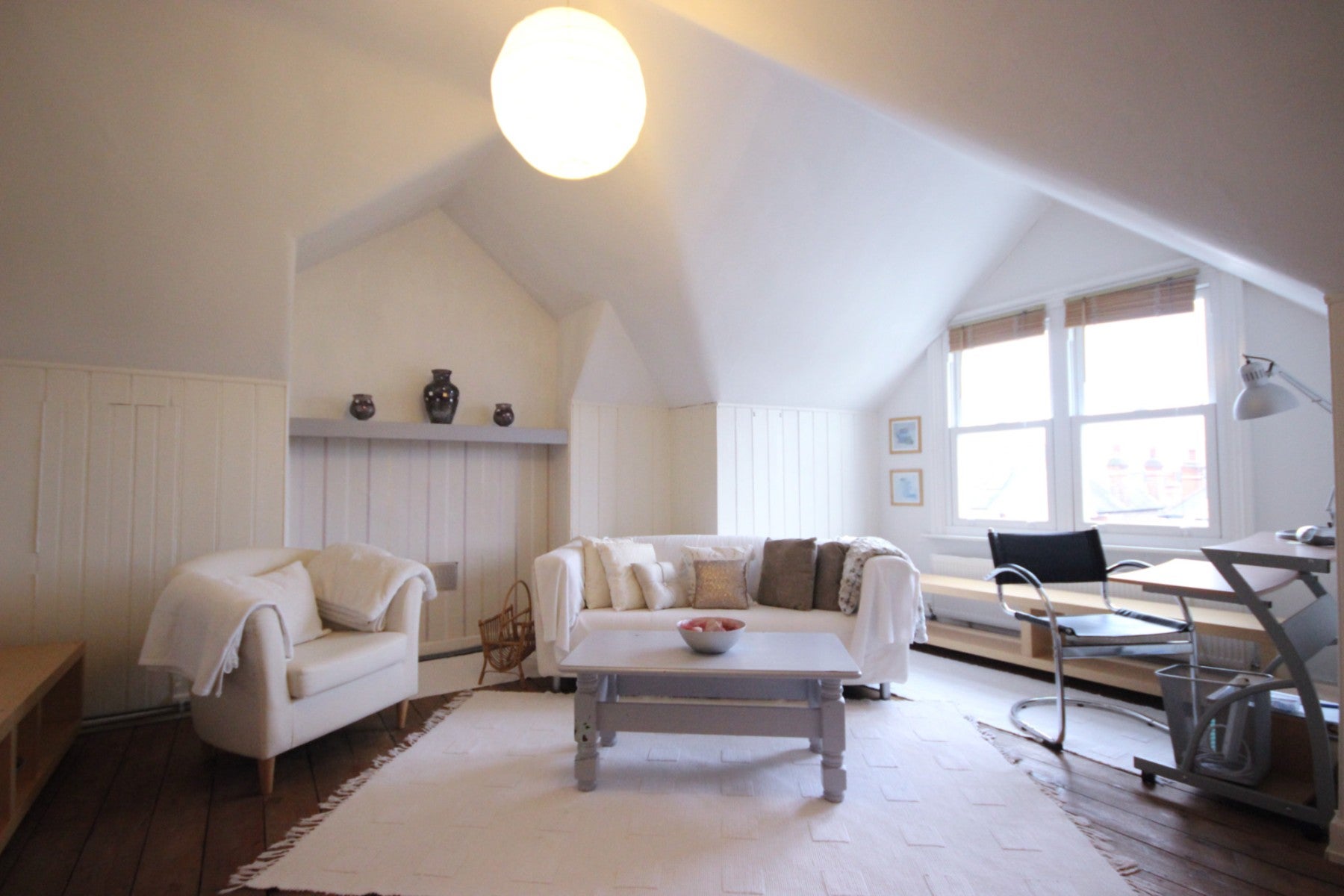 Flat Buxton Gardens in Greater London
