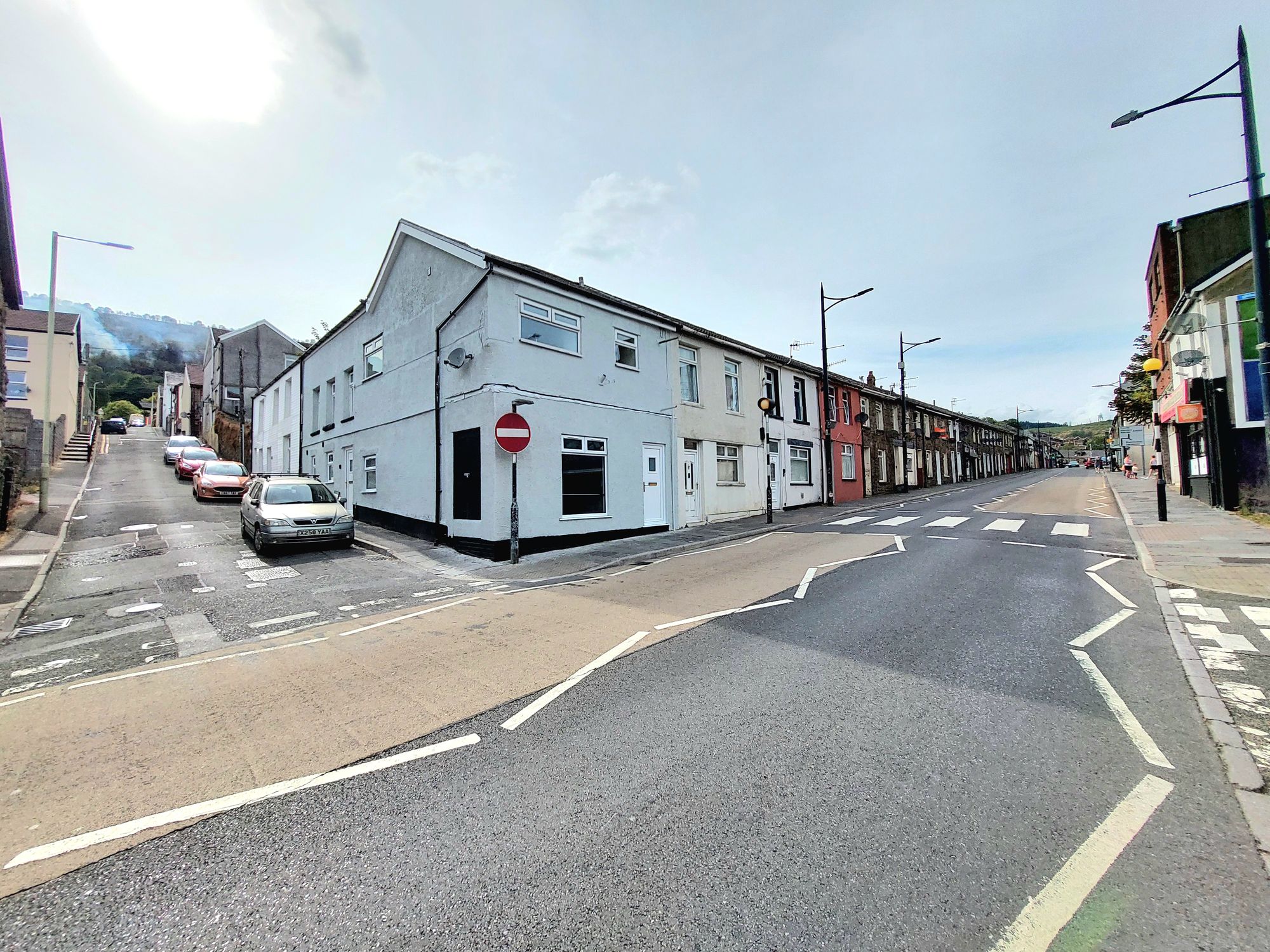 Flat High Street in Ferndale