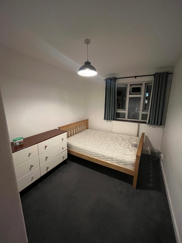 Room Sportsman Place in Greater London