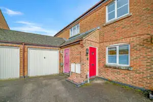 Flat Fairford Leys Way in Fairford Leys