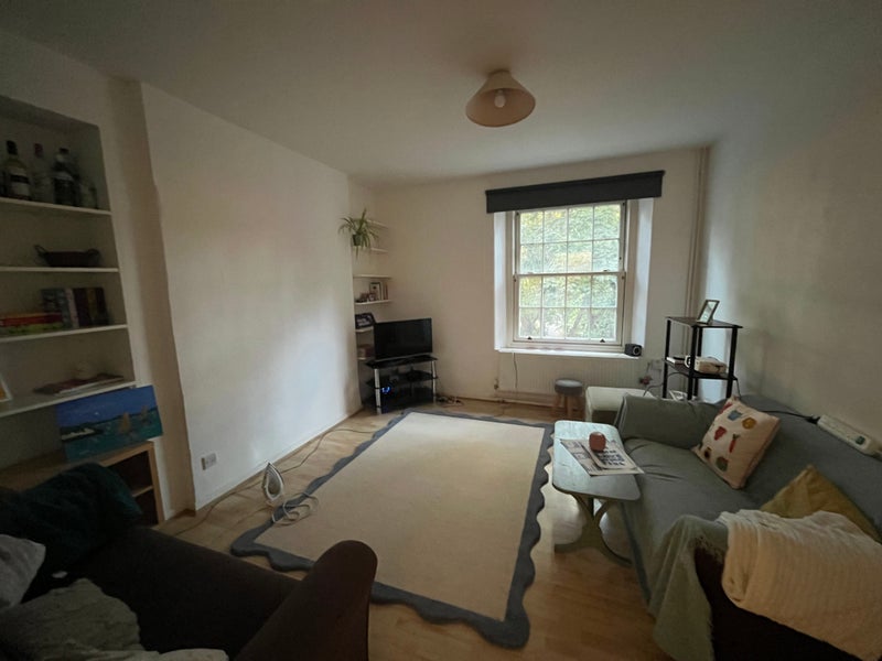 Room Kennington Road in Greater London