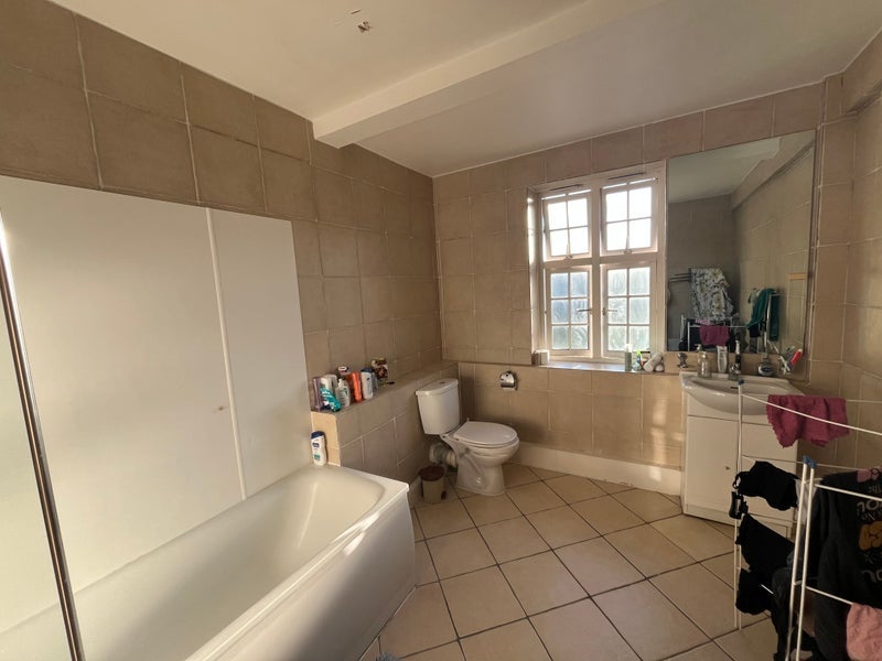 Room Kennington Road in Greater London