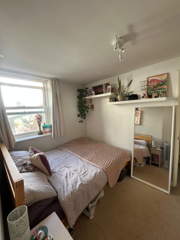Flat Normanton Road in Bristol