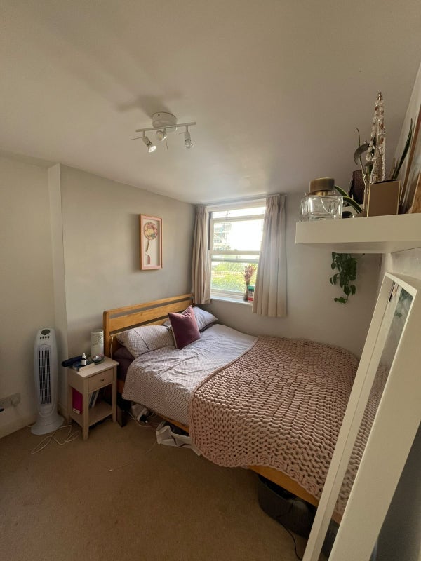 Flat Normanton Road in Bristol