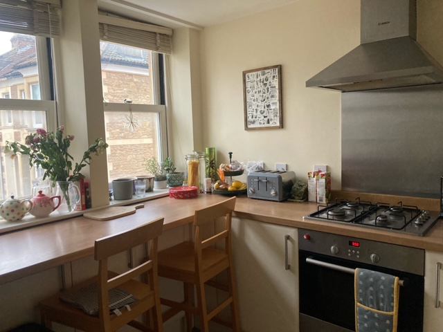 Flat Normanton Road in Bristol