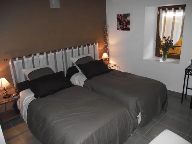 Chambre Rue de l'École à Vesseaux