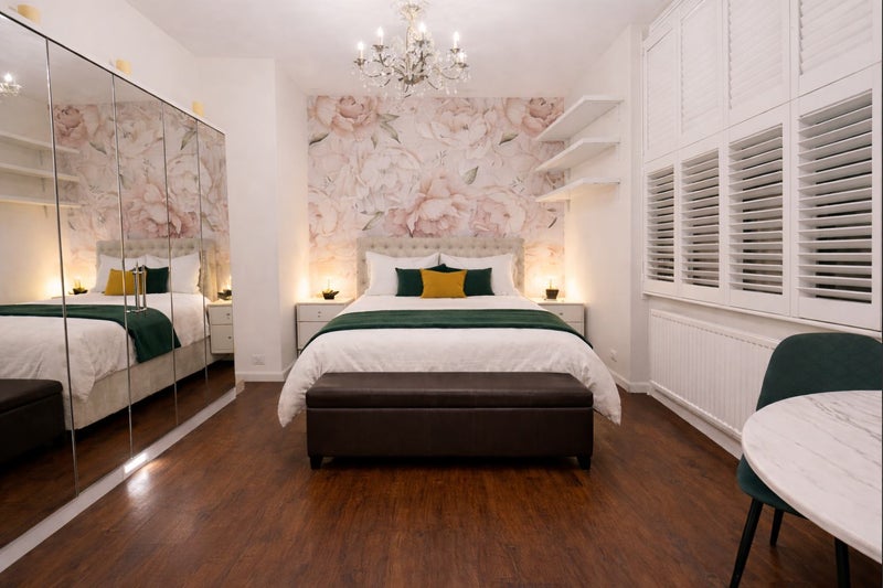 Room Fair Street in Greater London