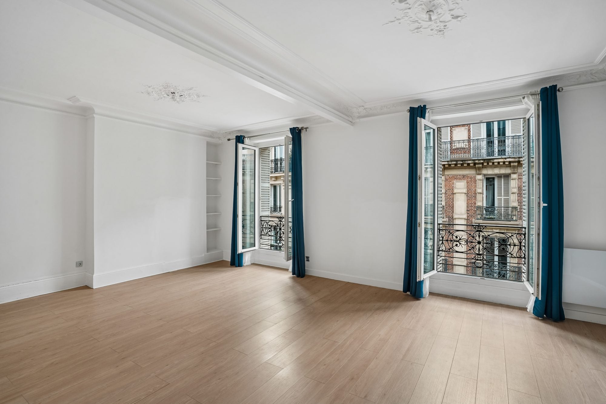 Flat Rue Anatole France in Levallois-Perret