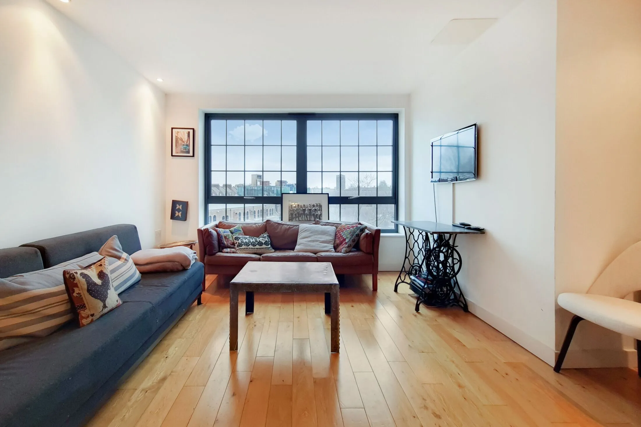 Flat Lolesworth Close in Greater London