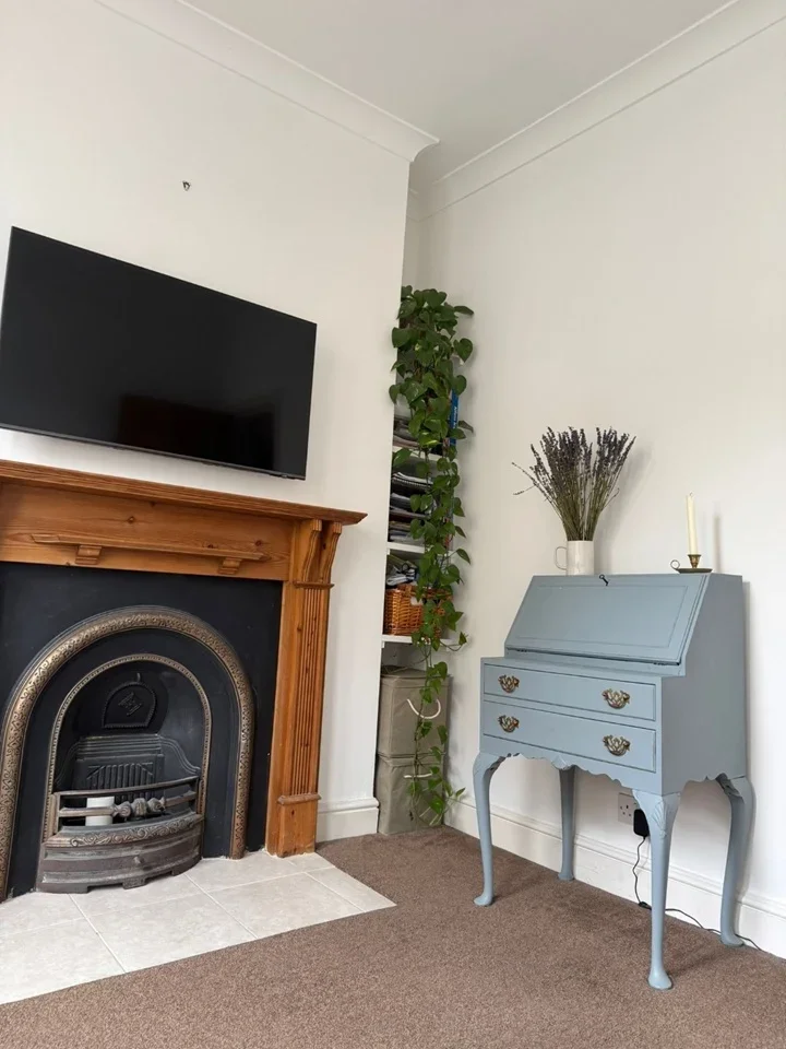 Flat Penpoll Road in Greater London