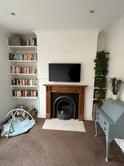 Flat Penpoll Road in Greater London