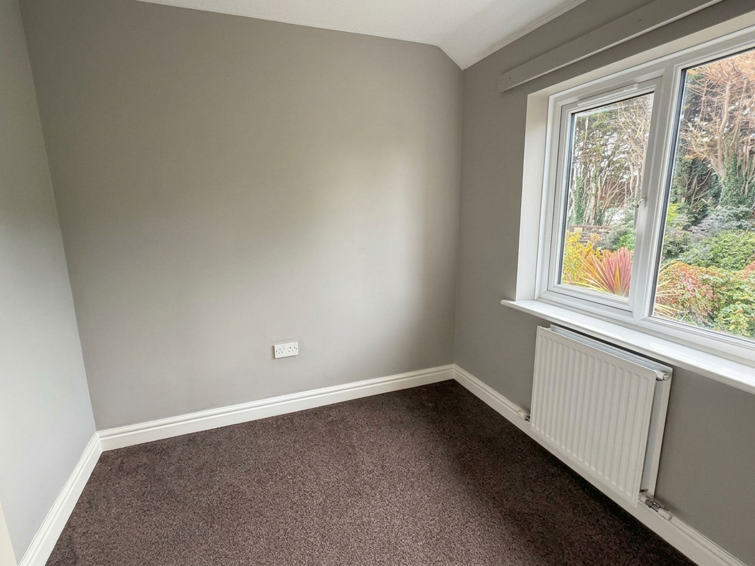 House Llys Aderyn Du in St Asaph