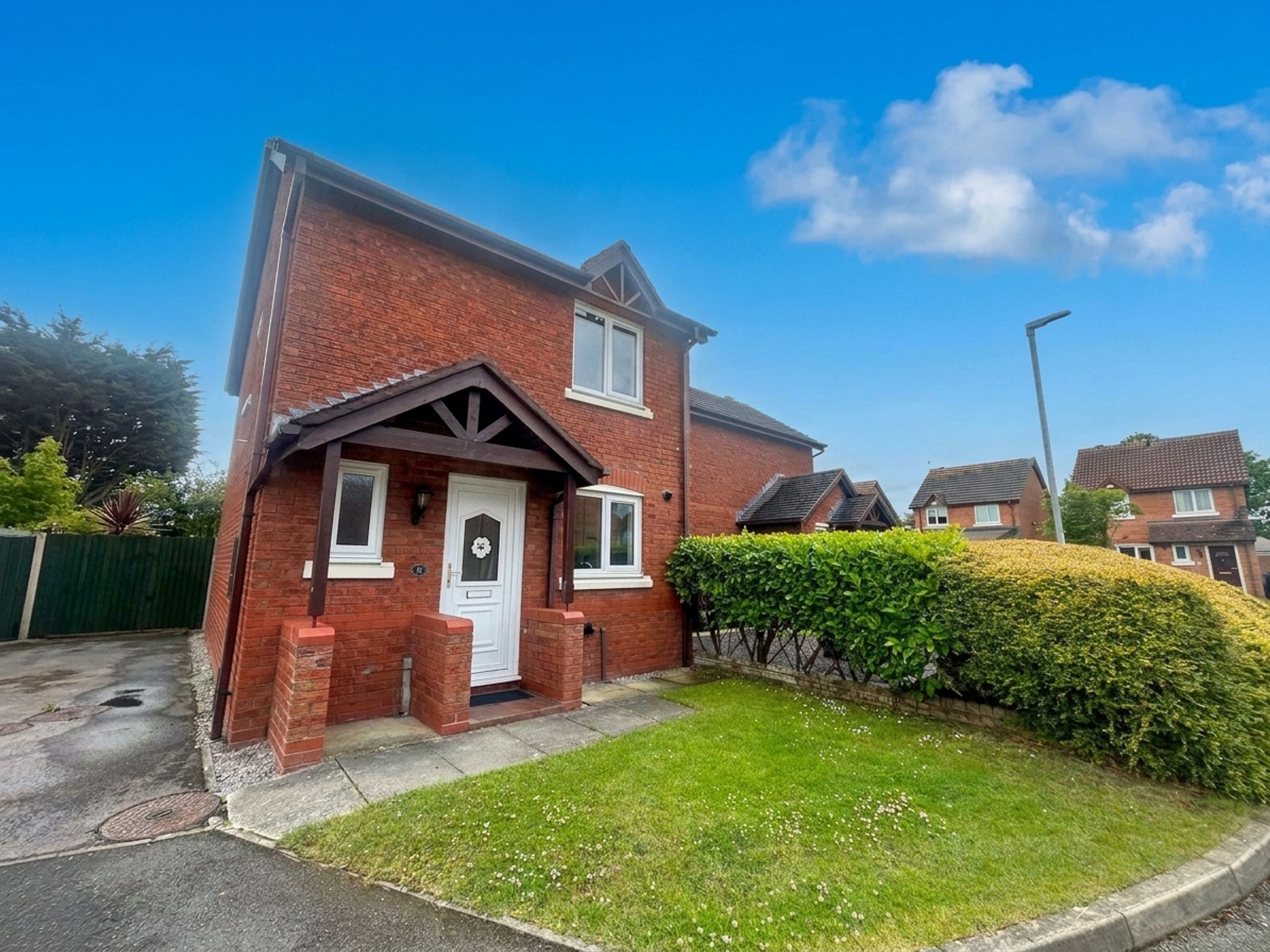 House Llys Aderyn Du in St Asaph