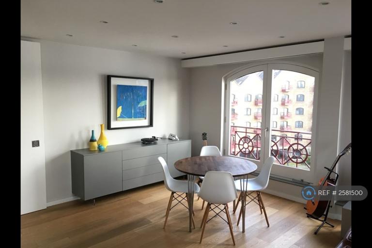 Flat Wapping Wall in Greater London
