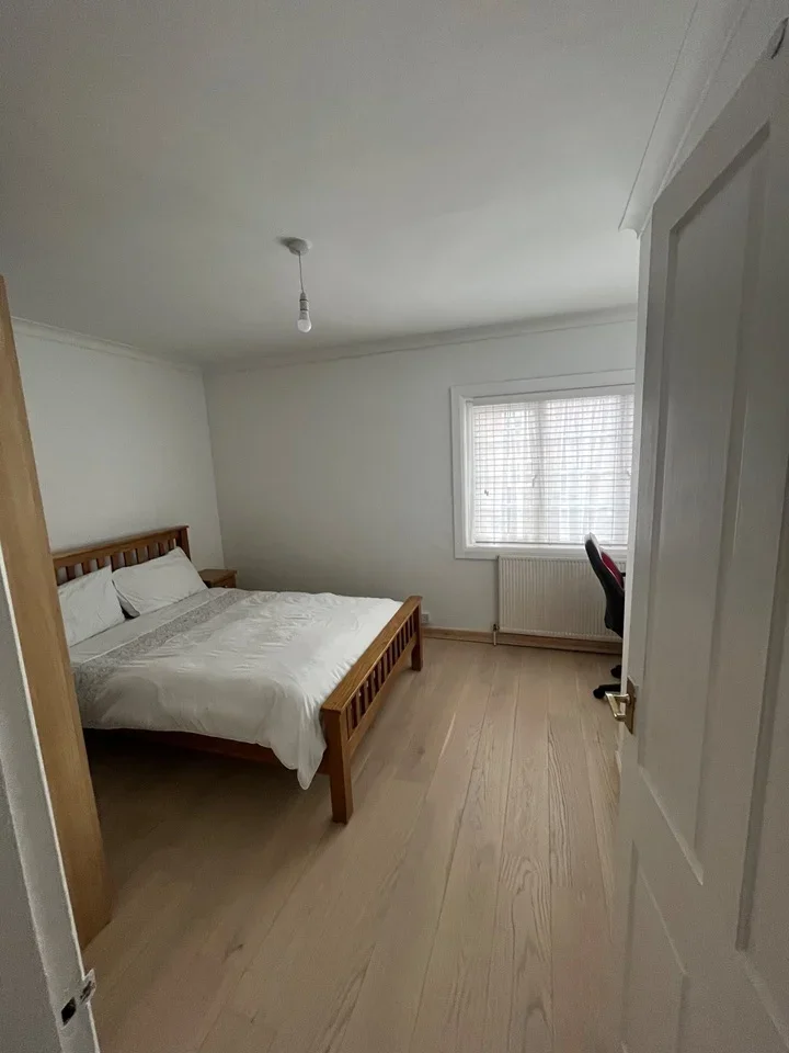 Room Judge Street in Watford