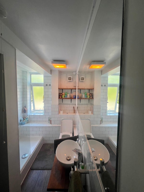 Room Litchfield Avenue in Greater London