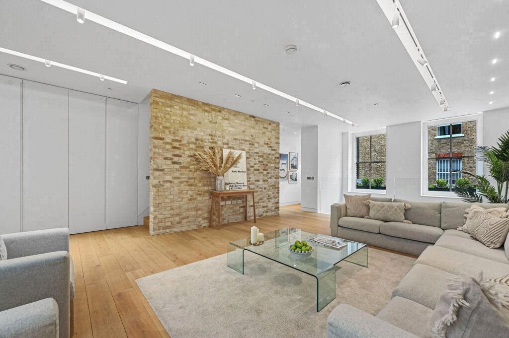 House Nottingham Place in City of Westminster
