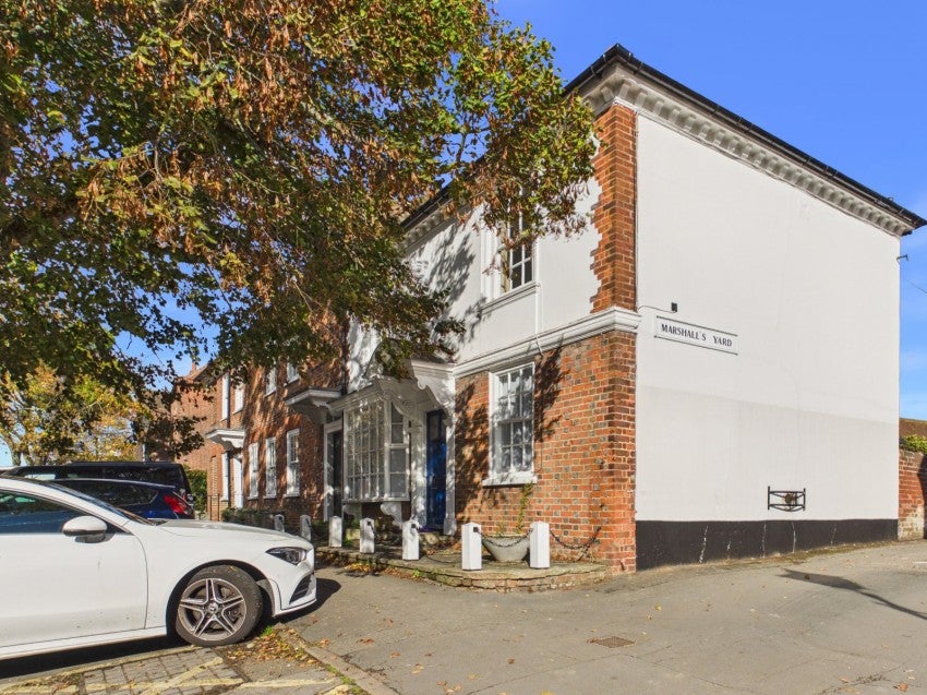 House Windsor End in Beaconsfield