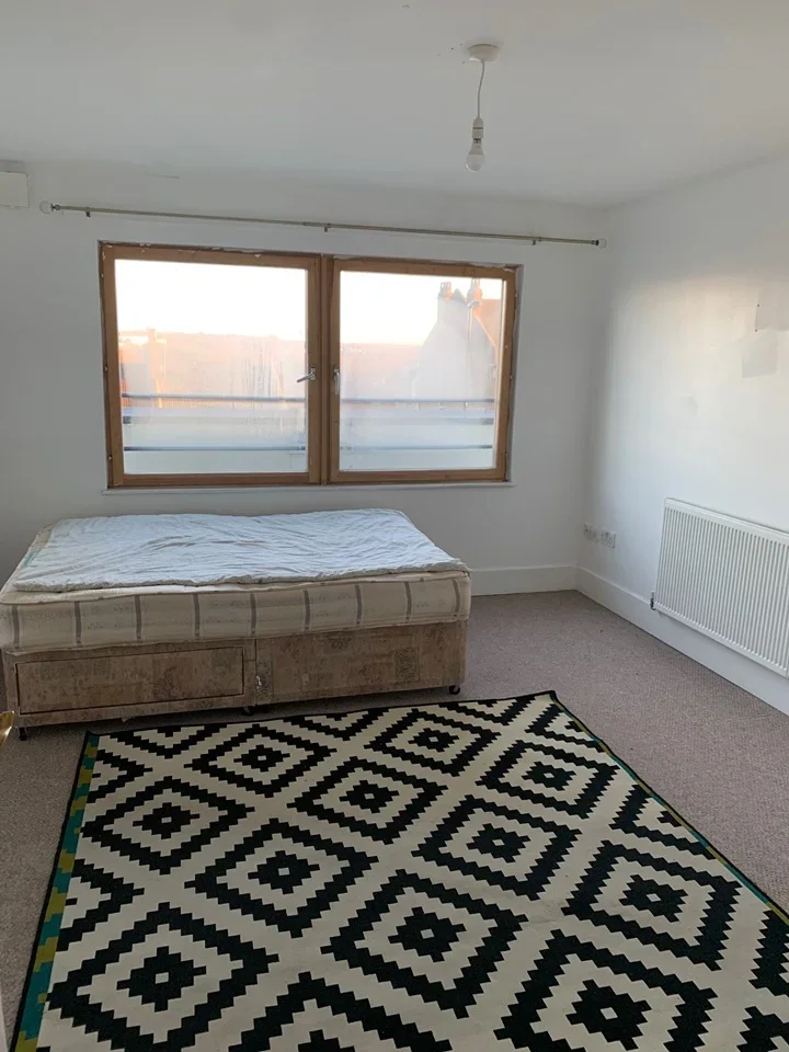 Room Edgware Road in Greater London