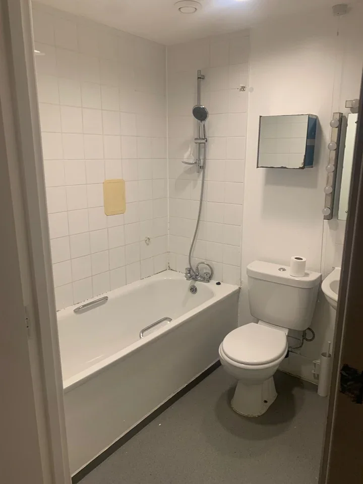 Room Edgware Road in Greater London