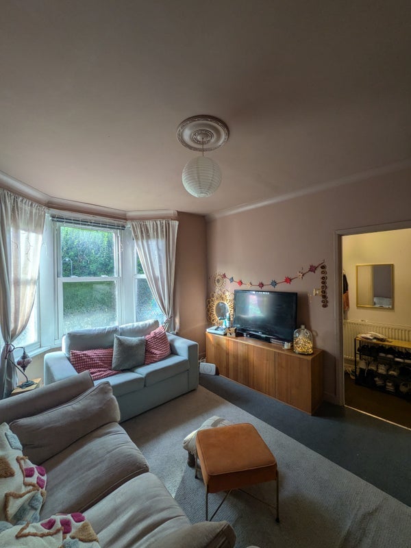 Room Hermitage Road in Greater London
