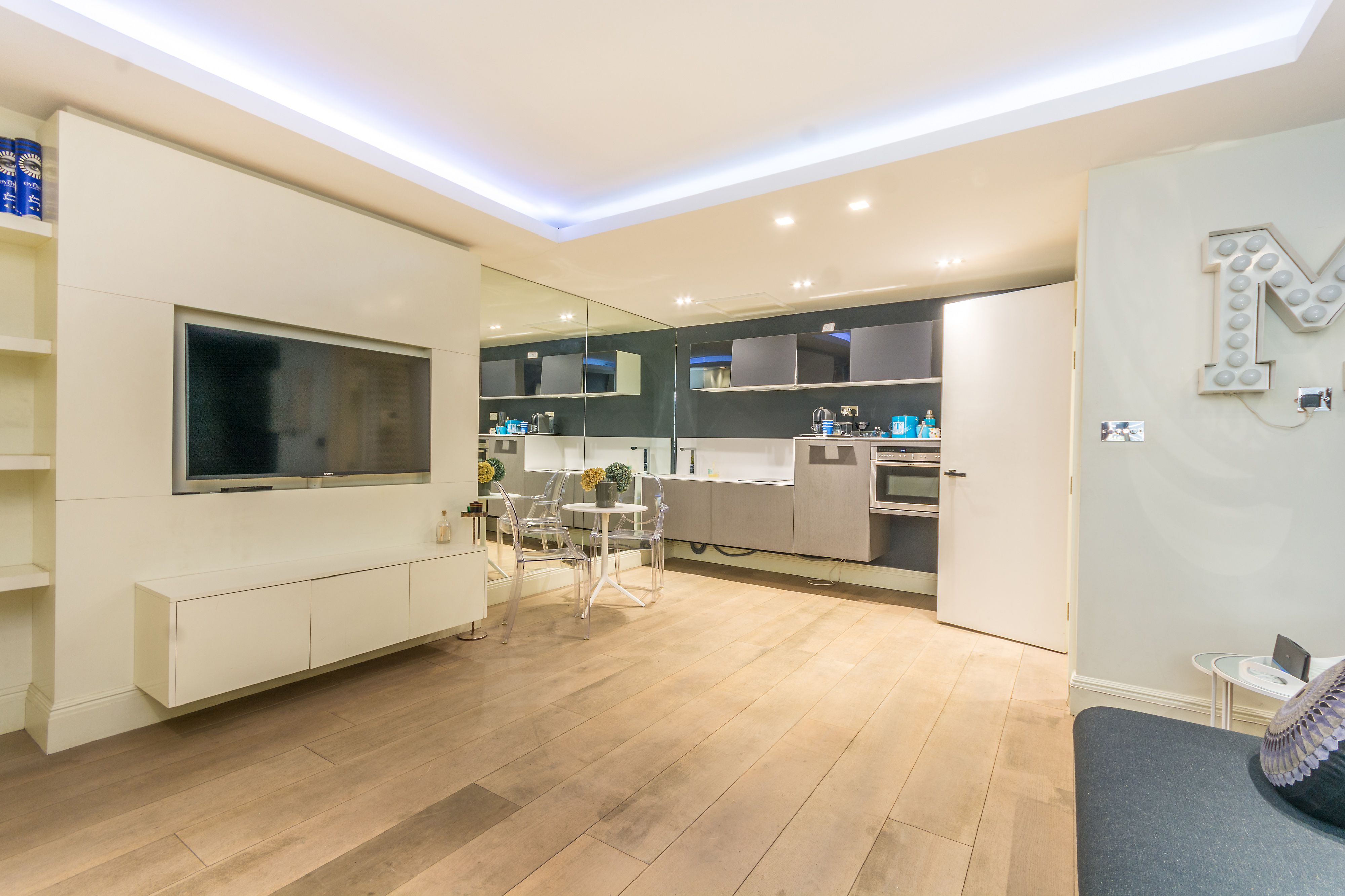 Flat Devonshire Place Mews in City of Westminster