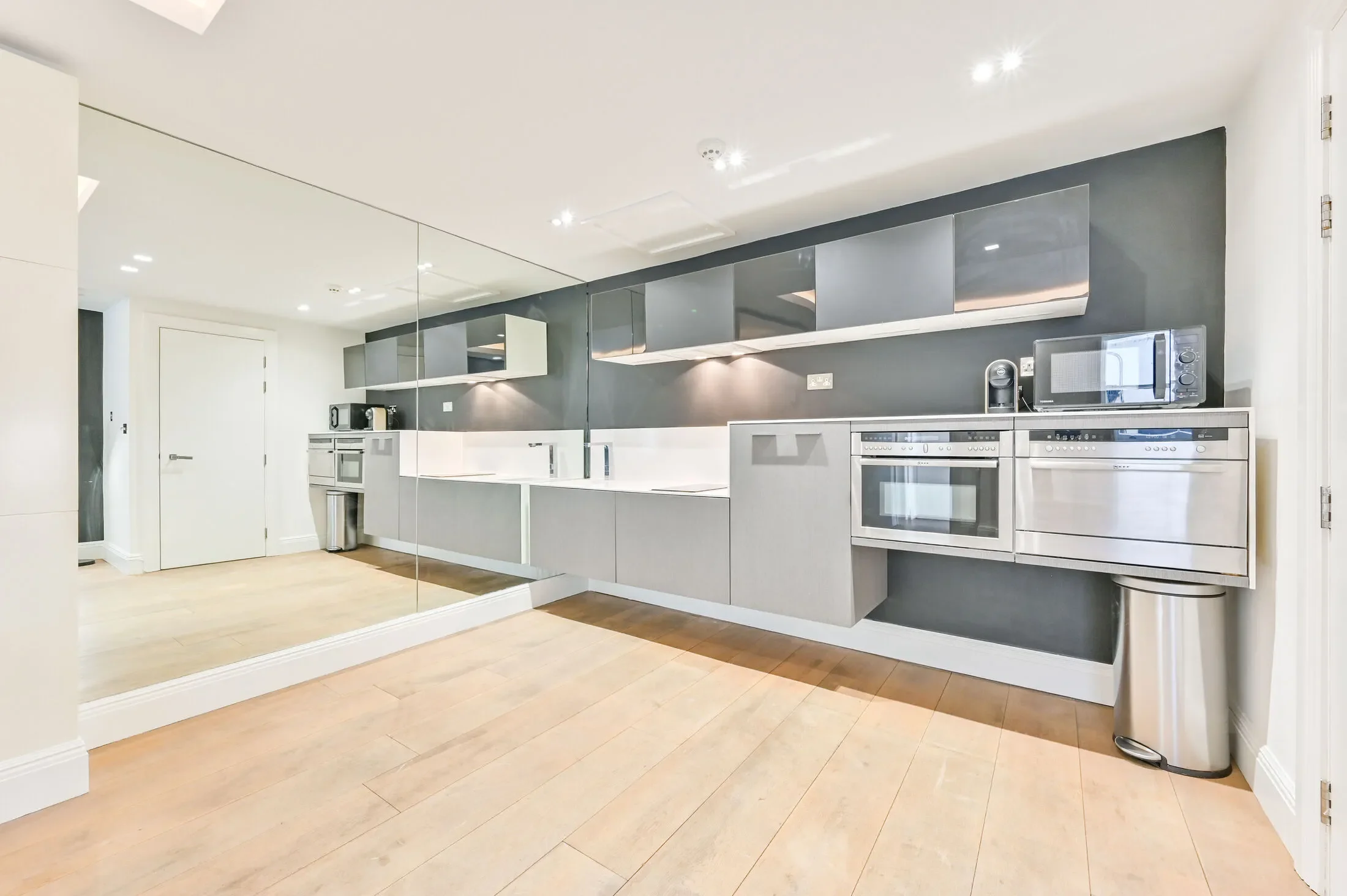 Flat Devonshire Place Mews in City of Westminster
