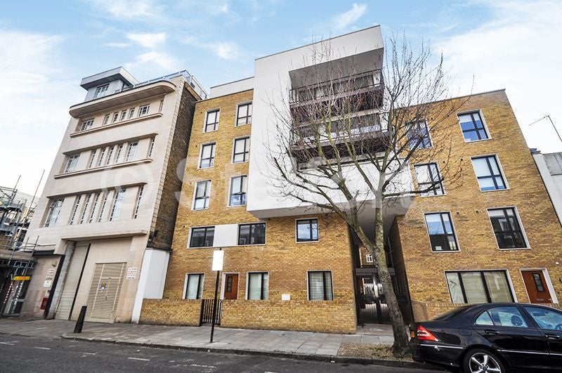 Flat Sussex Way in Greater London