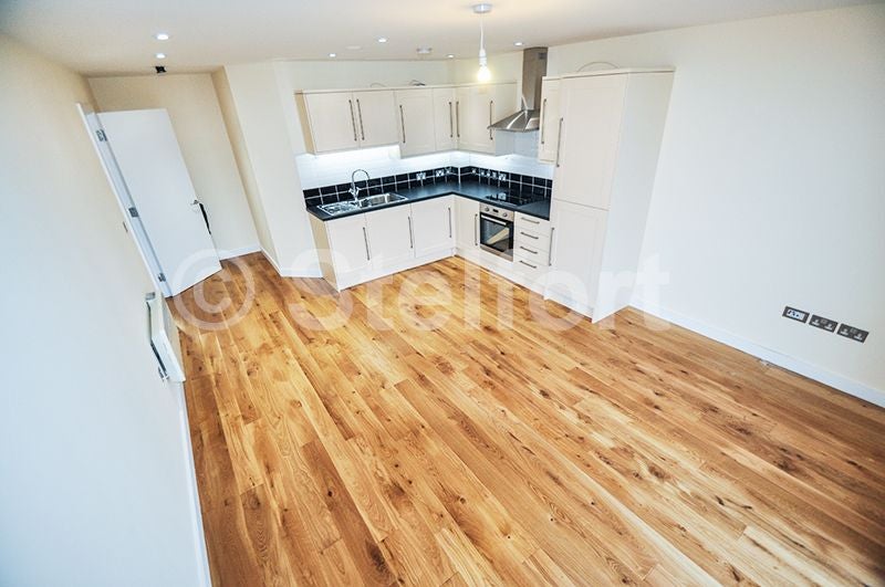 Flat Sussex Way in Greater London