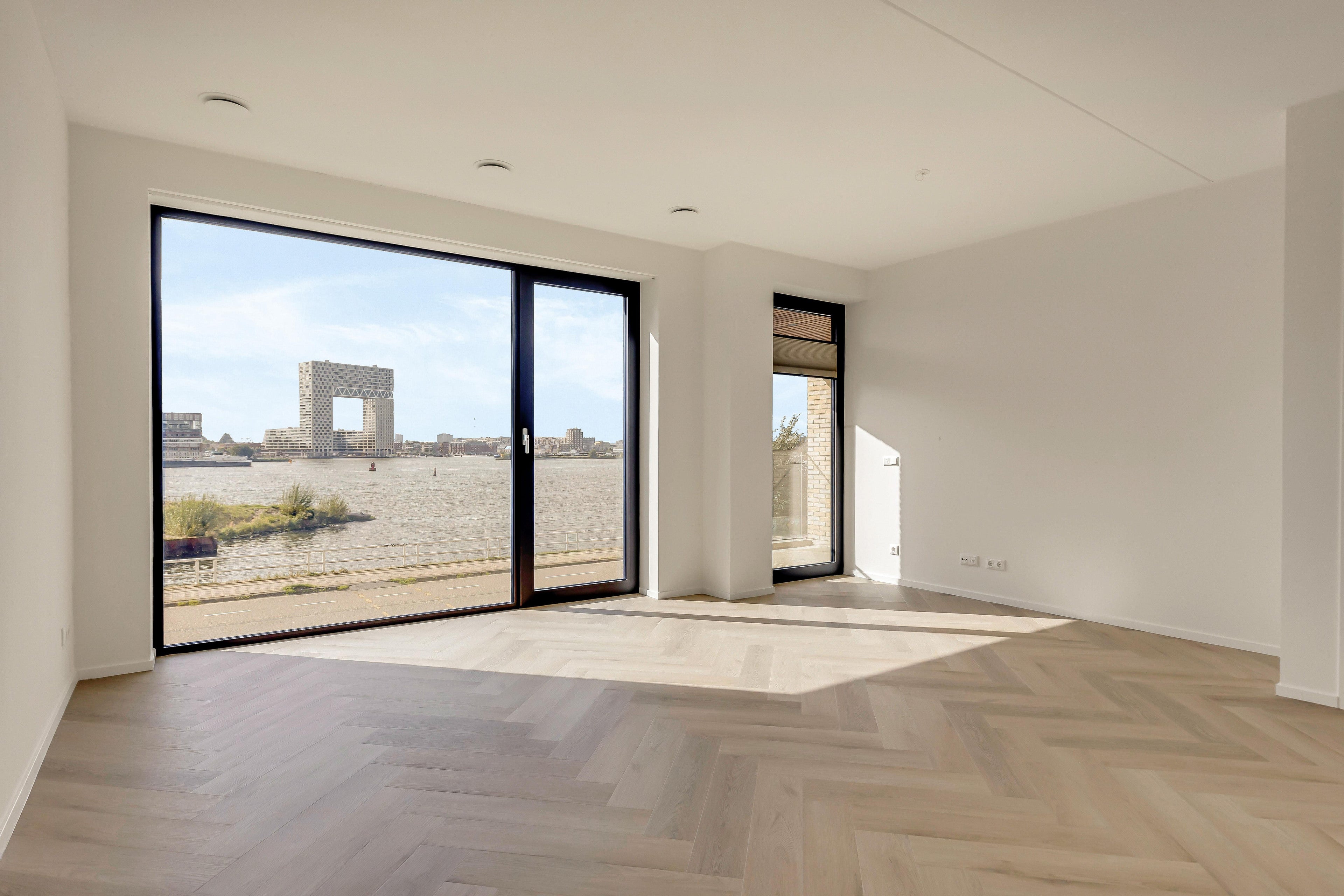 Flat Grasweg in Amsterdam