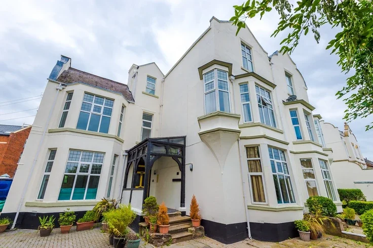 Flat Sedgefield Road in Chester