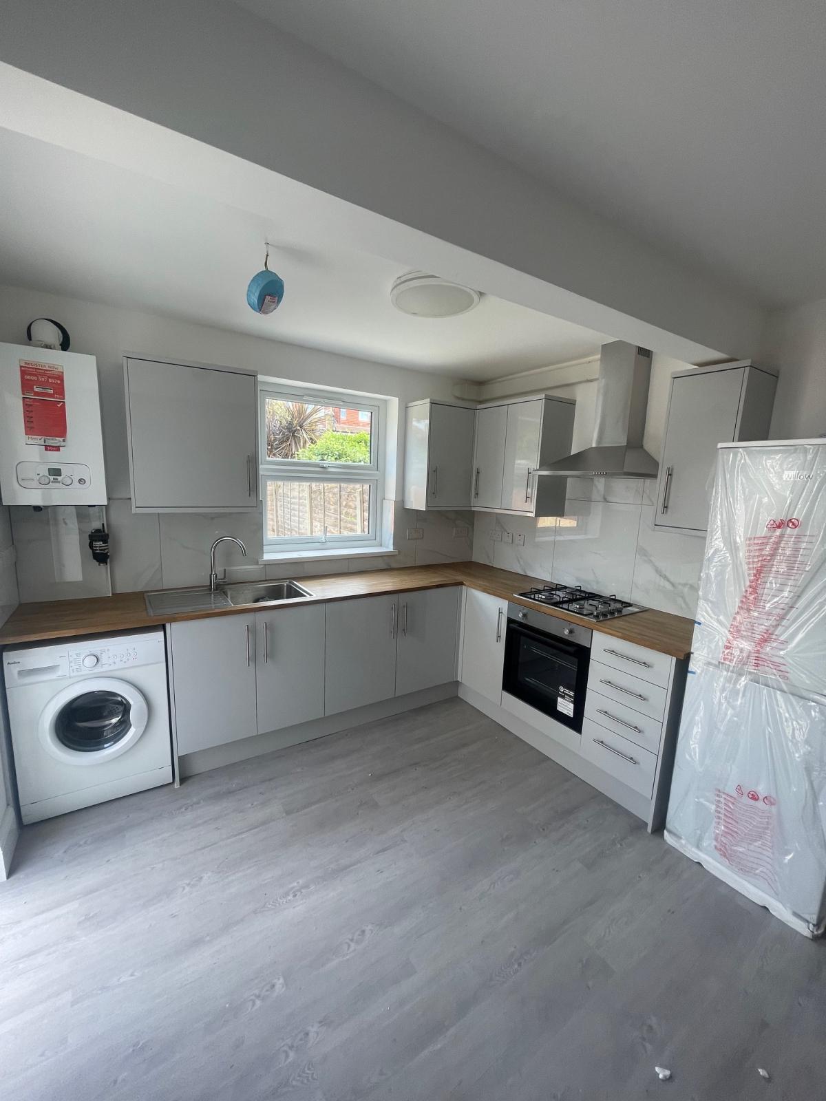 Flat Dalkeith Road in Greater London
