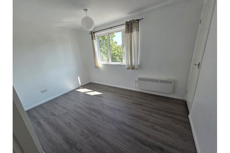 Flat Allington Close in Ruishton
