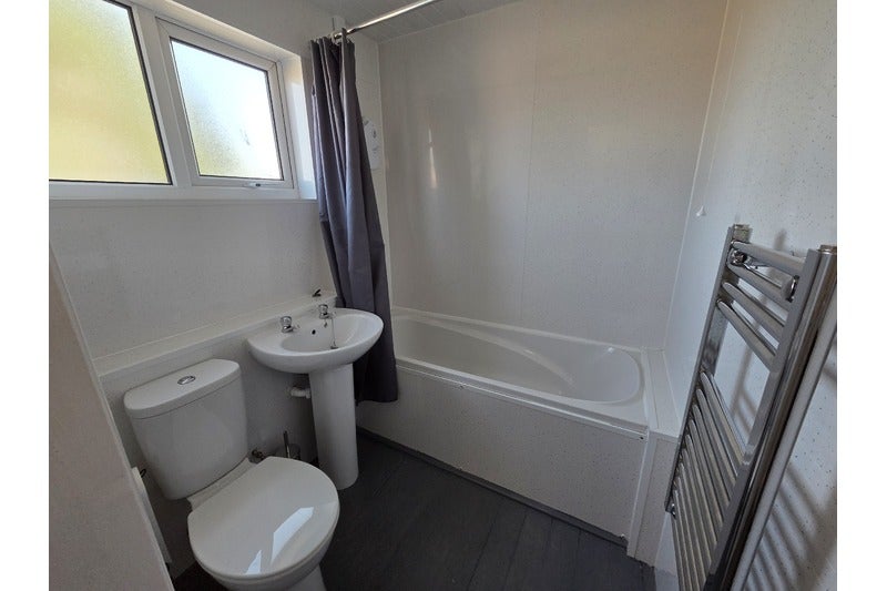 Flat Allington Close in Ruishton
