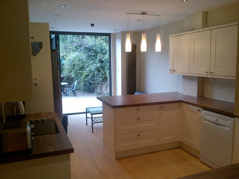 Room Hartfield Road in Greater London