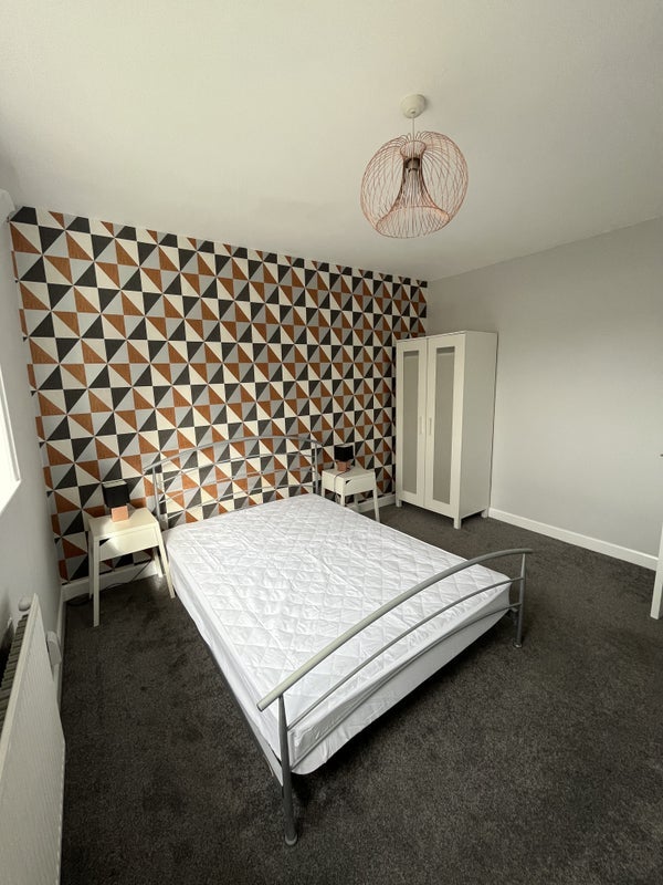 Room Combermere Avenue in Manchester
