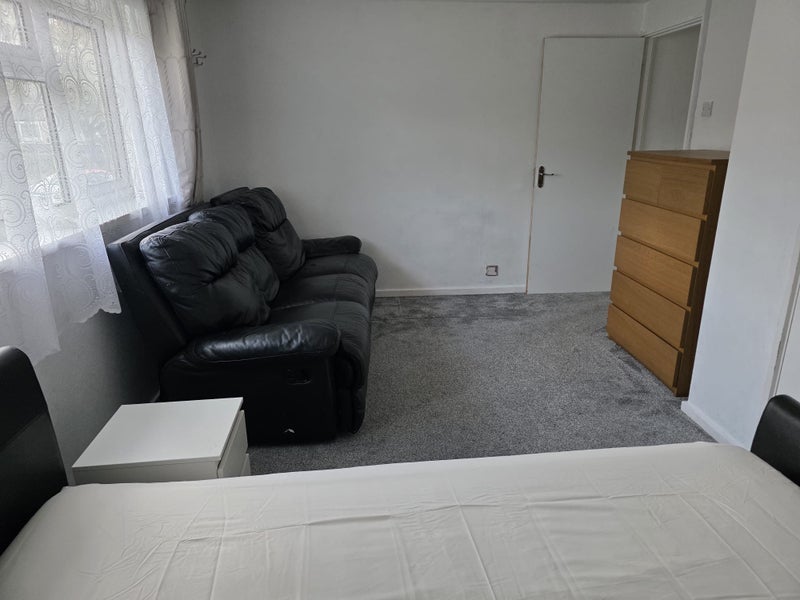 Room Blake Road in Bristol