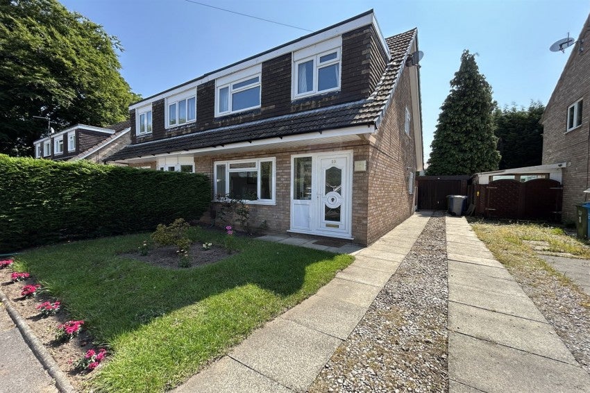 House Shenton Park Avenue in Trafford