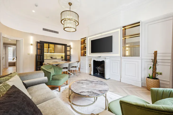 Flat Royal Crescent in Greater London