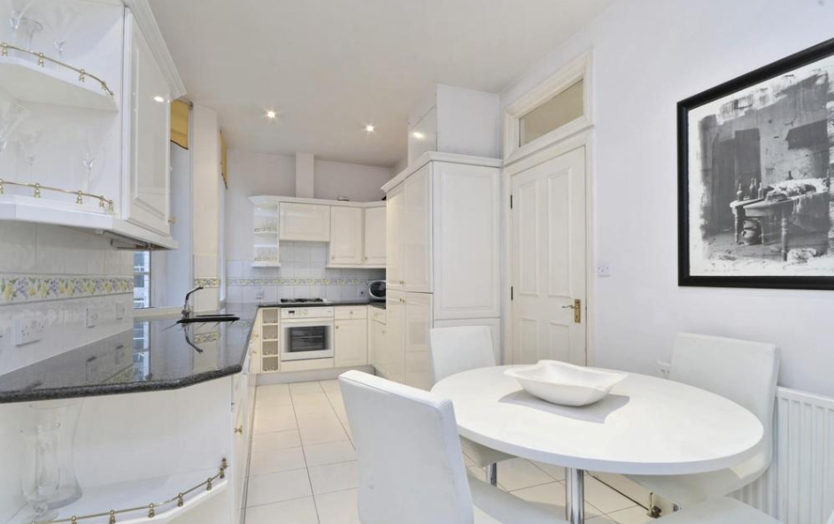 Flat Berkeley Street in City of Westminster