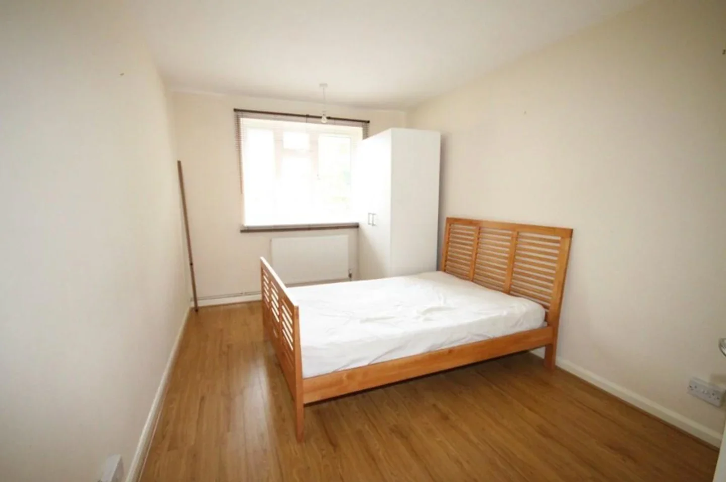 Flat Brighton Terrace in Greater London