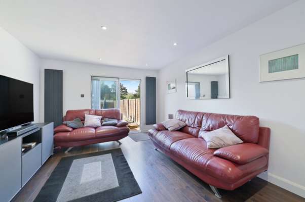 House Waller Drive in Greater London