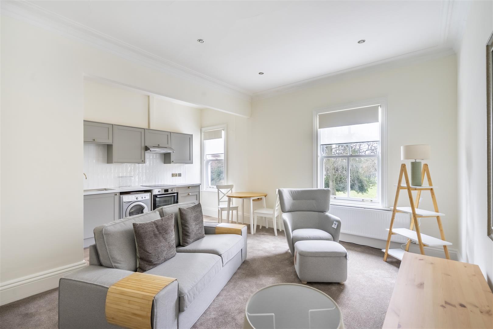 Flat Markham Crescent in York