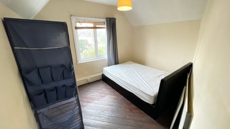 Room Derby Road in Bournemouth