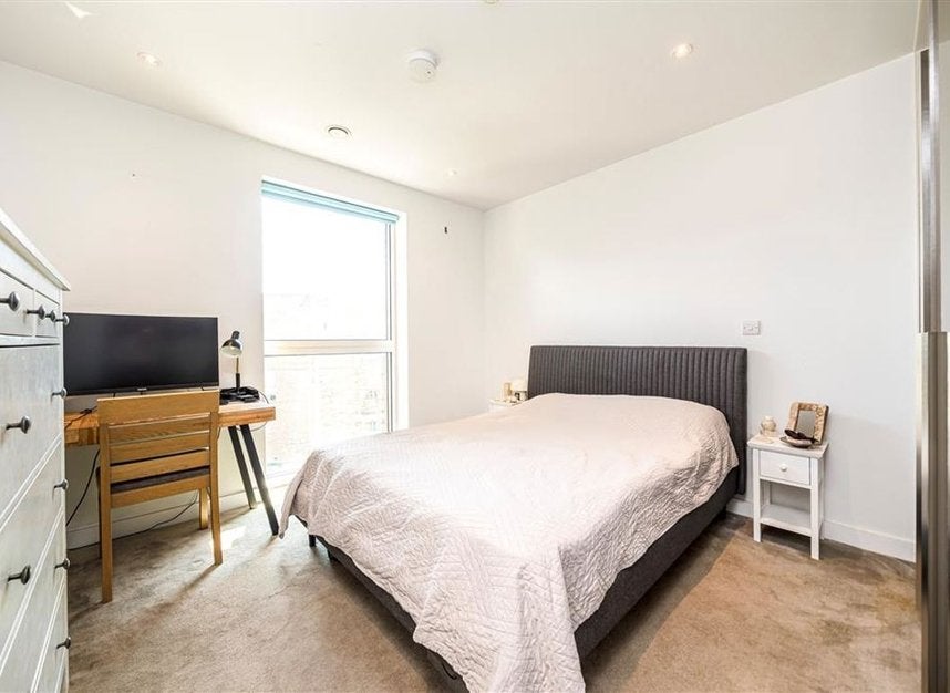 Flat Victory Place in Greater London
