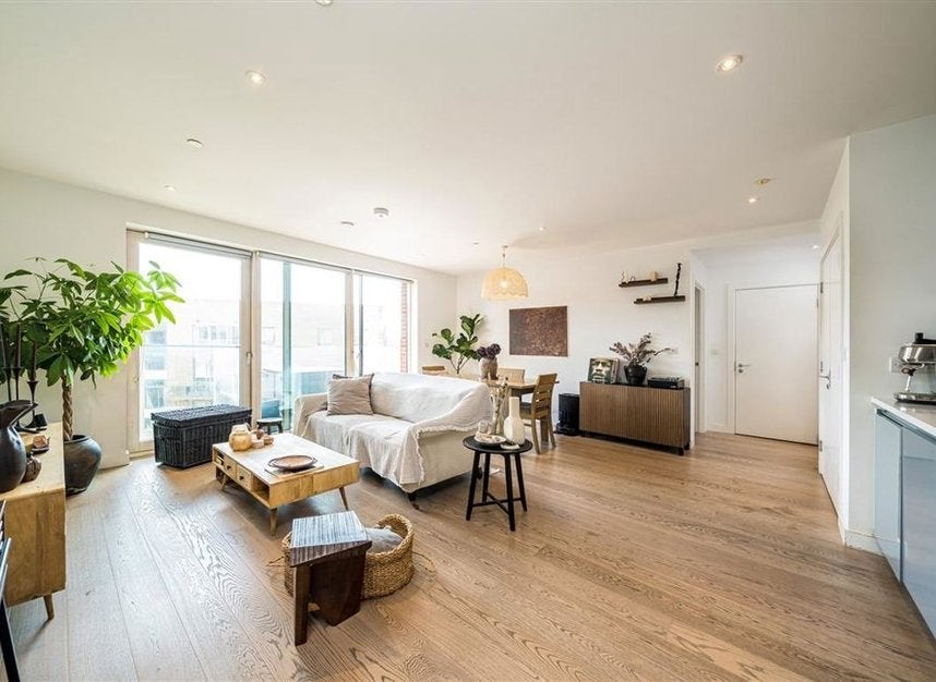 Flat Victory Place in Greater London