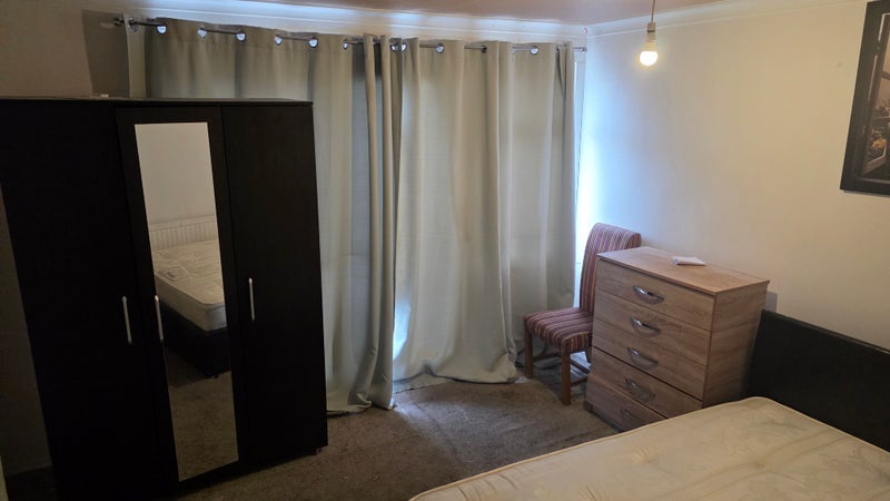 Room Illingworth Close in Greater London