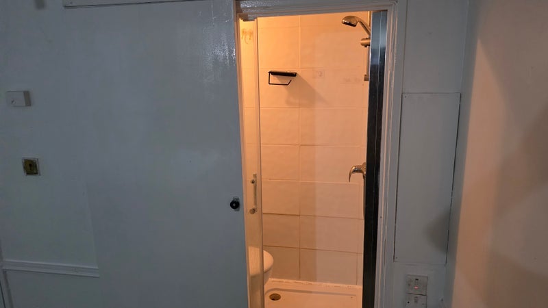 Room Illingworth Close in Greater London